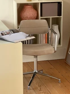 Vipp Spisebordsstole<453 Swivel Chair, Light Grey, Special Edition fra