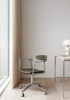 Vipp Kontorstole<452 Swivel Chair m/hjul, bosco grøn læder fra