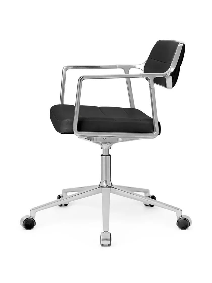 Vipp Kontorstole<453 Swivel+ Chair m/sort stel & hjul, sort læder fra