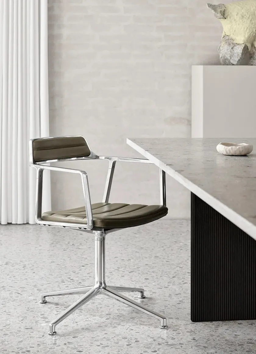 Vipp Spisebordsstole<452 Swivel Chair, sort læder fra