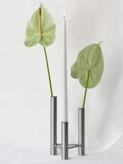 Kay Bojesen Denmark Gaver Til Ham|Lysestager<VISTA vase og lysestage, mat stål fra Kay Bojesen