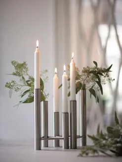 Kay Bojesen Denmark Gaver Til Ham|Lysestager<VISTA vase og lysestage, mat stål fra Kay Bojesen