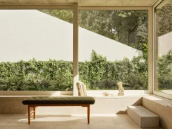 Carl Hansen & Søn Bænke<VLA75S Foyer bænk, eg olie af Vilhelm Lauritzen