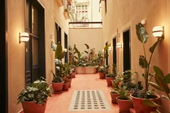 Santa & Cole Væglamper|Spots<Wally Cestita Væglampe fra Santa and Cole