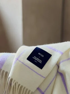 Silkeborg Uldspinderi Puder Og Plaider<Warp & Weft Plaid, raw white/lilac fra