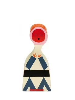 Vitra Gaver Til Ham|Figurer<Wooden Doll nr. 17 fra