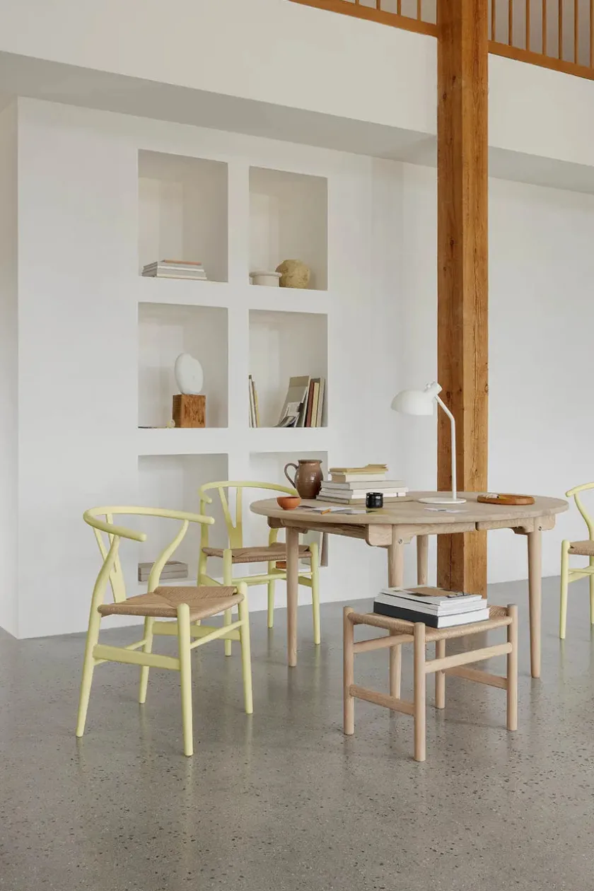 Carl Hansen & Søn Spisebordsstole<Y-stol CH24 Soft Blue af Hans J. Wegner