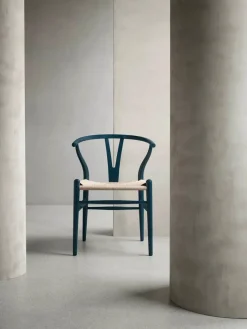 Carl Hansen & Søn Spisebordsstole<Y-stol CH24 Soft Blue af Hans J. Wegner